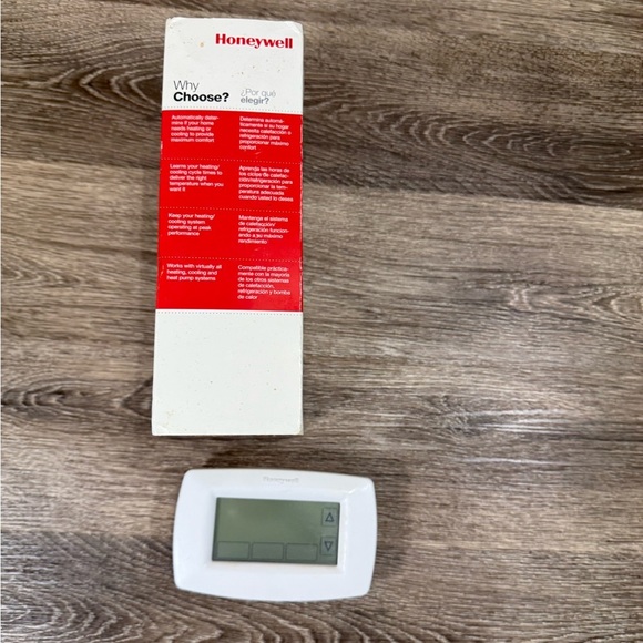 Honeywell Thermostat Programmable RTH7600D 6"w x3.2"h x 1"d White Used Tested - Picture 2 of 5